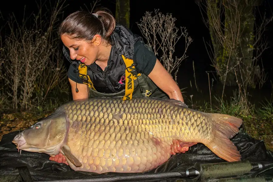 Arezue Wright - My First Taste Of French Carping!