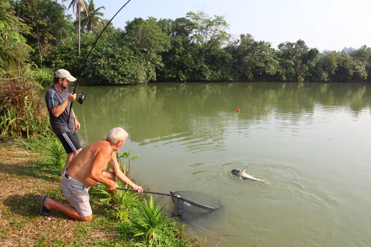 go-fishing-with-john-wilson-thailand-08-07-2016-9