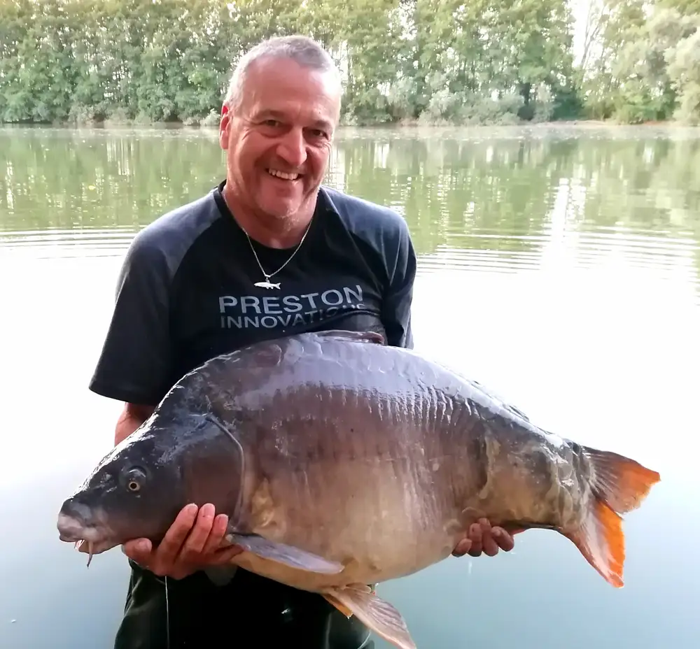 Autumn Carp Fishing in France - with Ade Kiddell