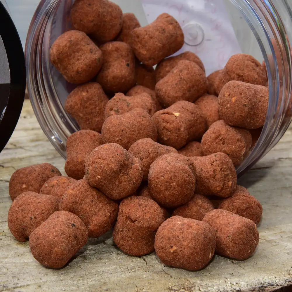 Dynamite Baits CompleX-T Wafters In Use 1