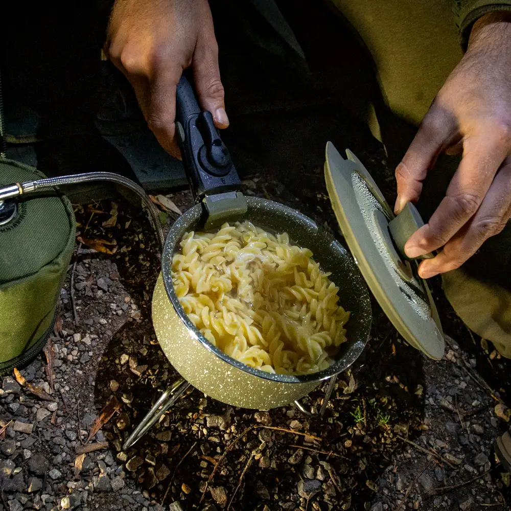 Trakker Armolife Fishing Cookset Lid In Use 4