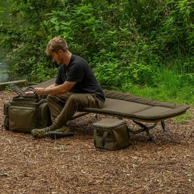 Avid Carp Revolve Bedchair