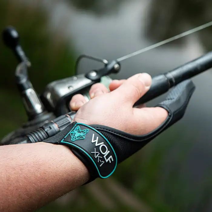 Wolf Kevlar Fishing Casting Glove XK-1 In Use 4