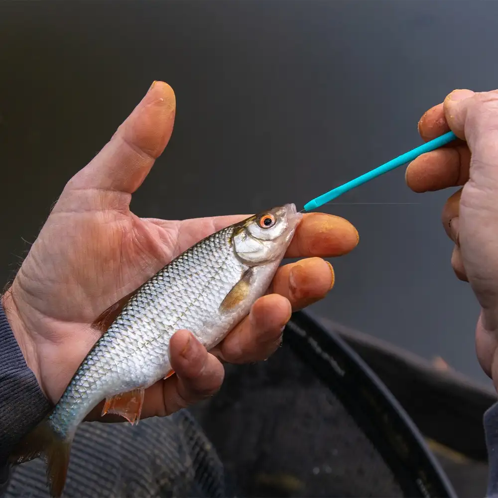 Drennan Micro Disgorger Aqua In Use 2