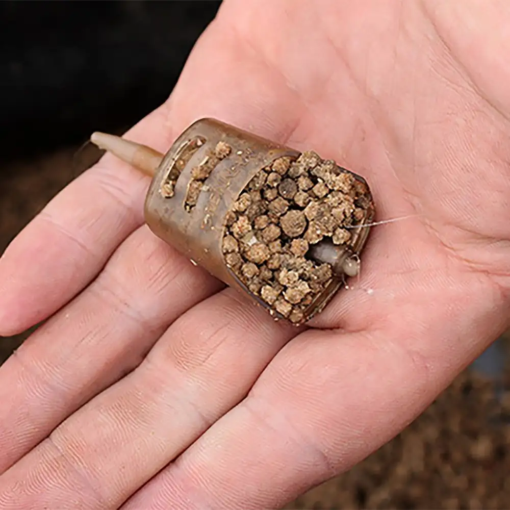 Drennan Fishing Pellet Feeder In Use 3