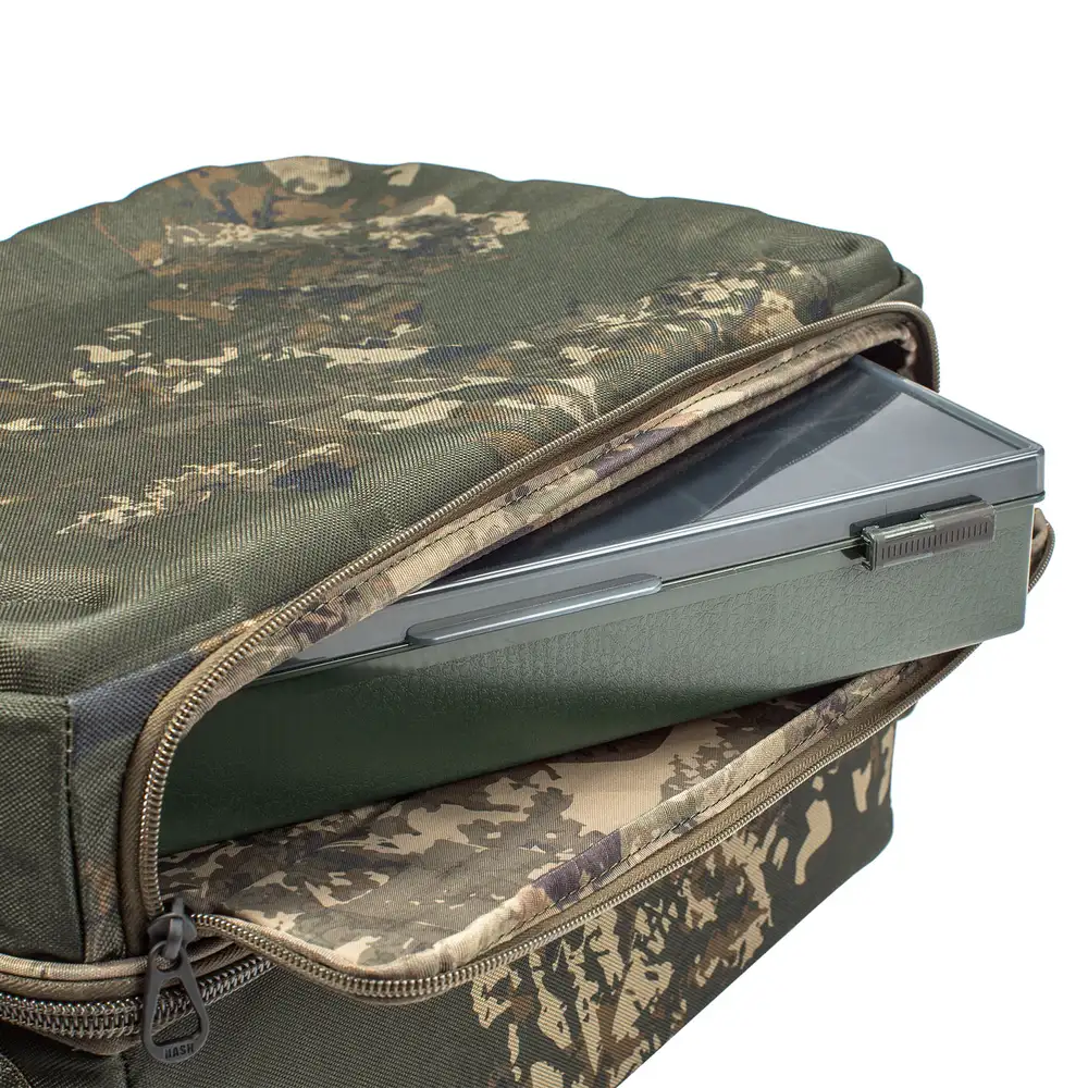 Nash Subterfuge Hi-Protect Fishing Carryall Medium In Use 1