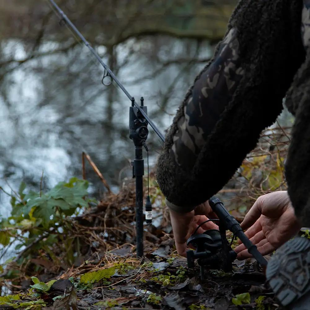 Nash Siren R3+ 4-Rod Fishing Bite Alarm Presentation Set In Use 6