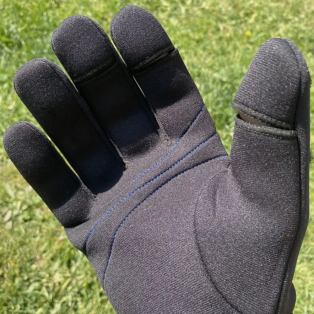 Preston Neoprene Fishing Gloves Closed Up