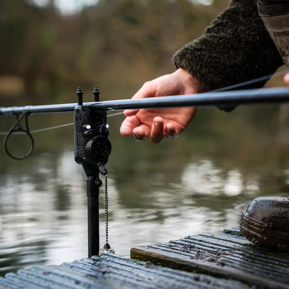 Nash Siren R4 3-Rod Fishing Bite Alarm Presentation Set In Use 2