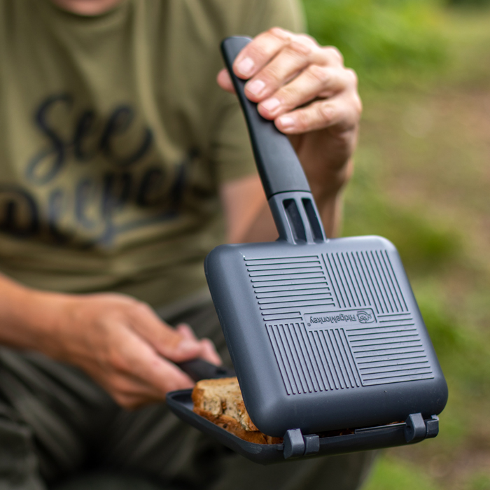 RidgeMonkey Connect Compact Fishing Toasters In Use 2