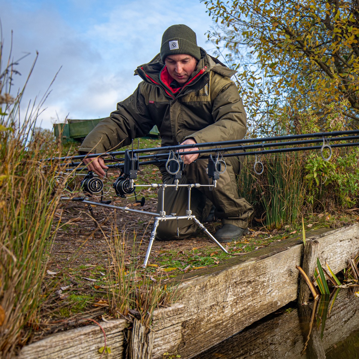 Solar P1 Worldwide Pod Kit Inc 3 Rod Buzz Bars & Mini Back Rests In Use 1