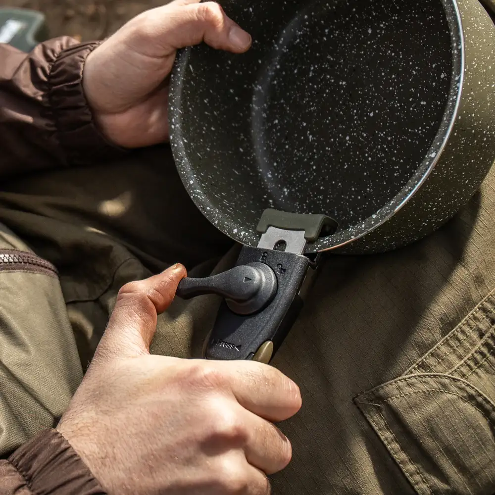 Trakker Armolife Fishing Cookset Handle In Use 1