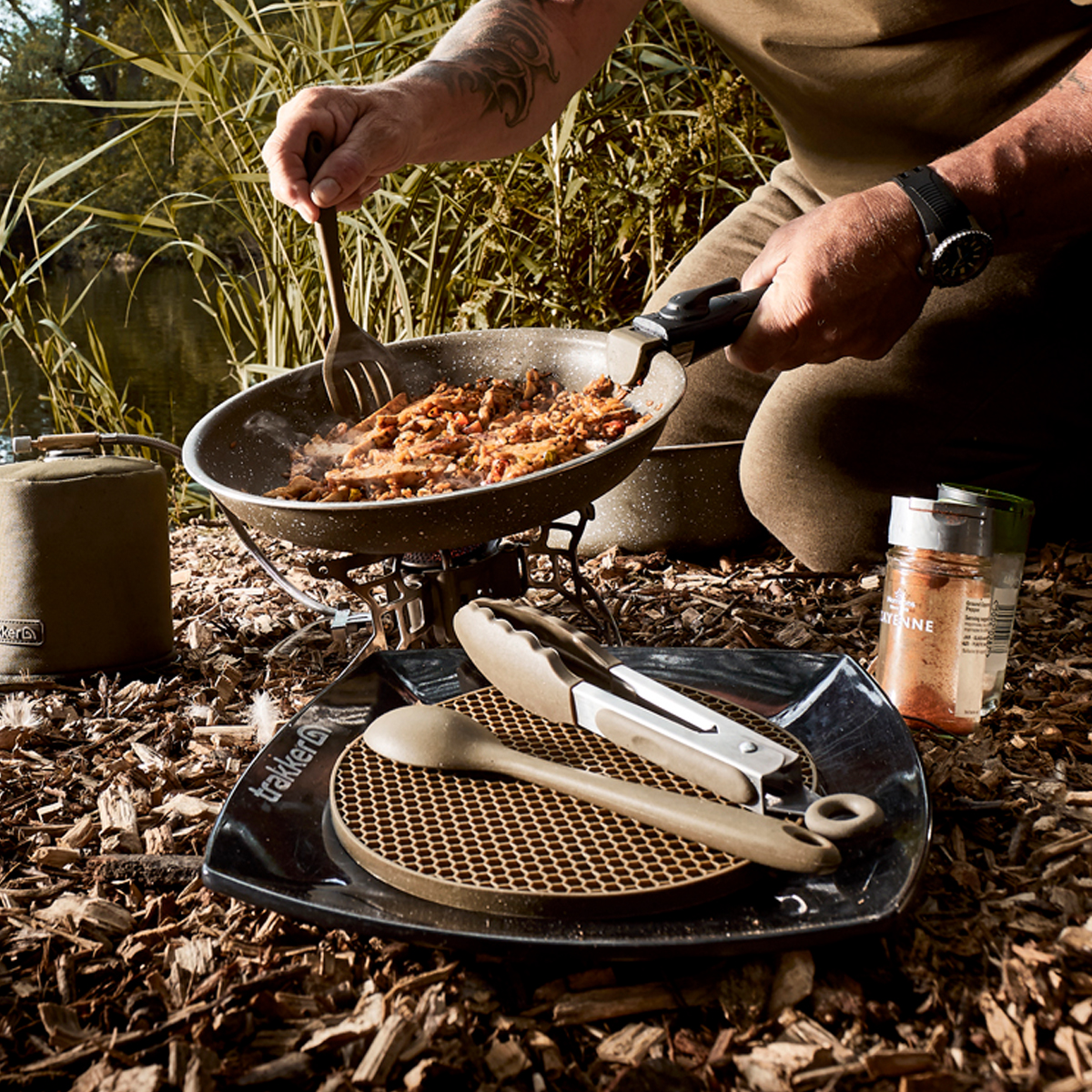 Trakker Armolife Silicone Fishing Utensil Set In Use